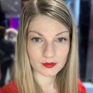 Meet your Posher, Stacy